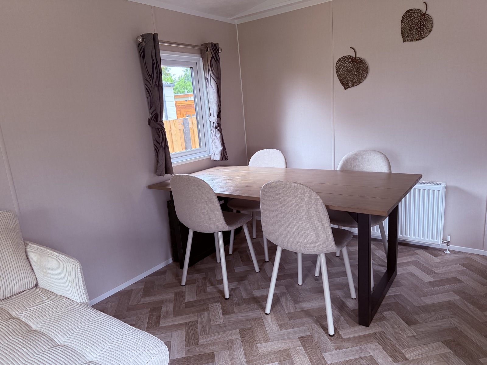 Essbereich mit Tisch für 4 Personen