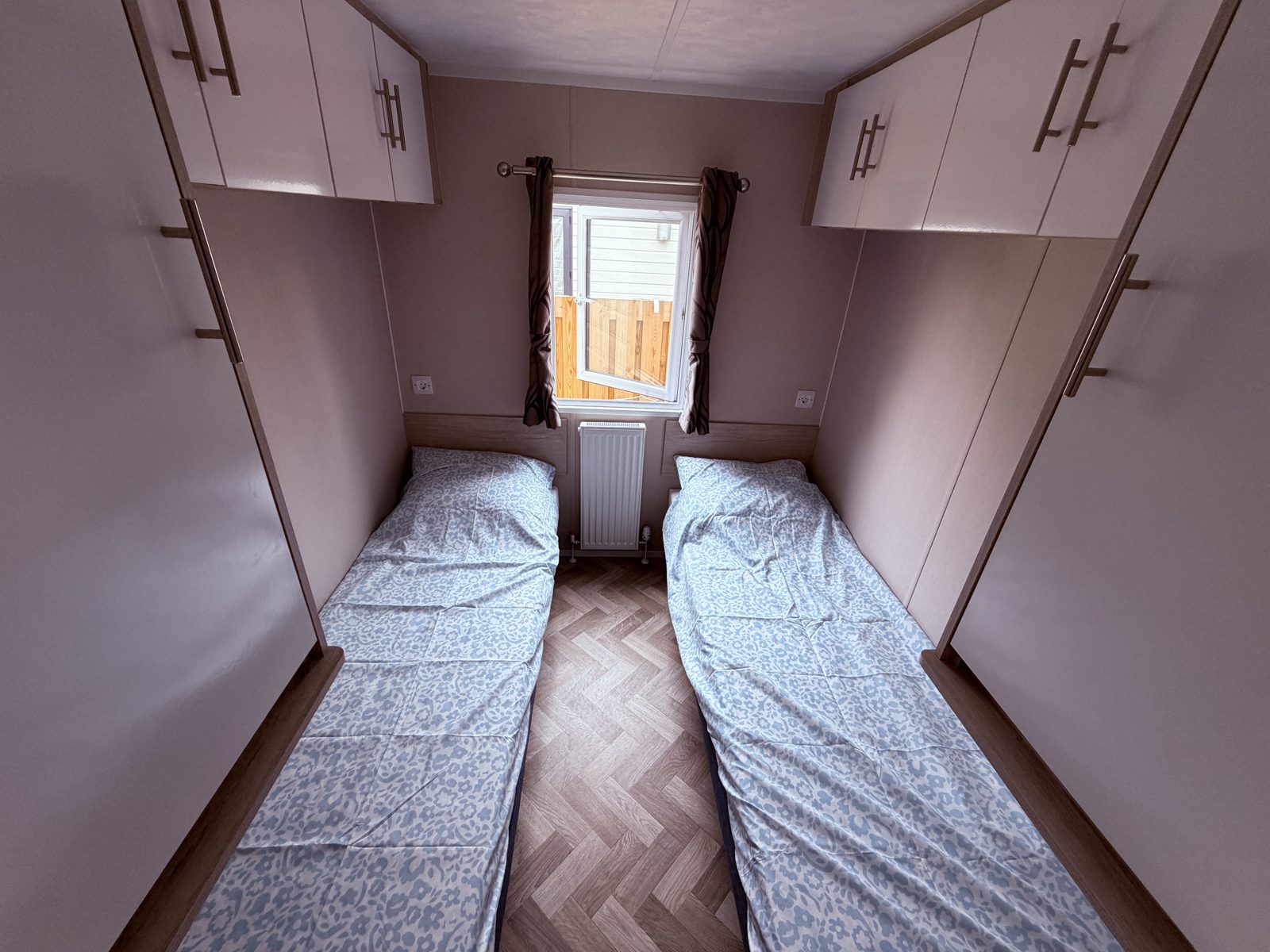 Kinderschlafzimmer mit Schrankraum